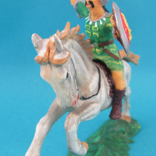 8762  Hun avec coiffe, hache et bouclier (III) sur cheval 2.